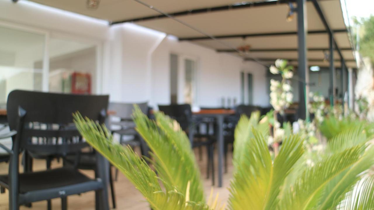 Alnes Hotel Σαράντα Εξωτερικό φωτογραφία