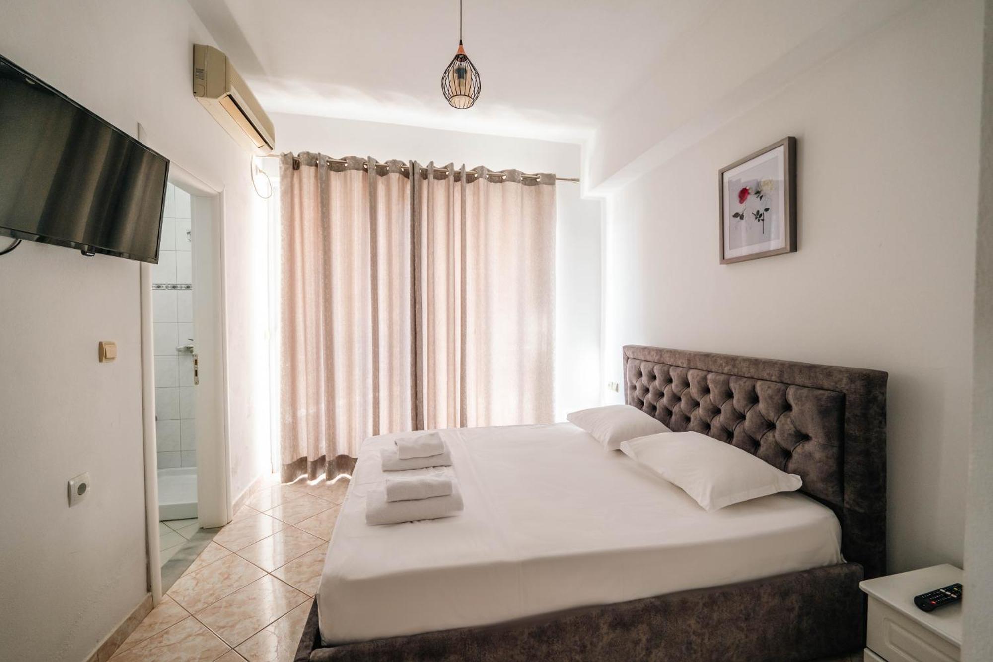 Alnes Hotel Σαράντα Εξωτερικό φωτογραφία