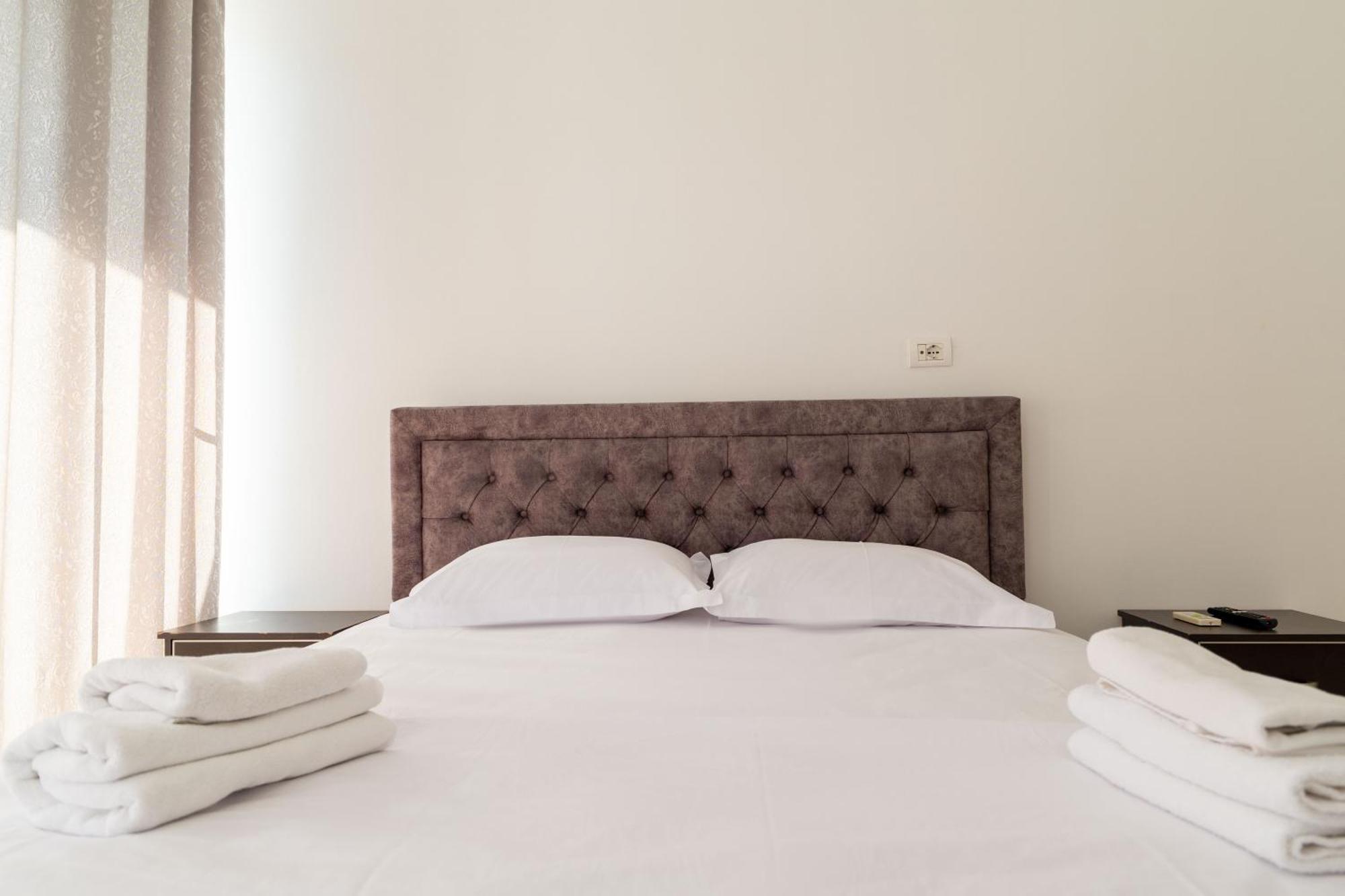 Alnes Hotel Σαράντα Εξωτερικό φωτογραφία